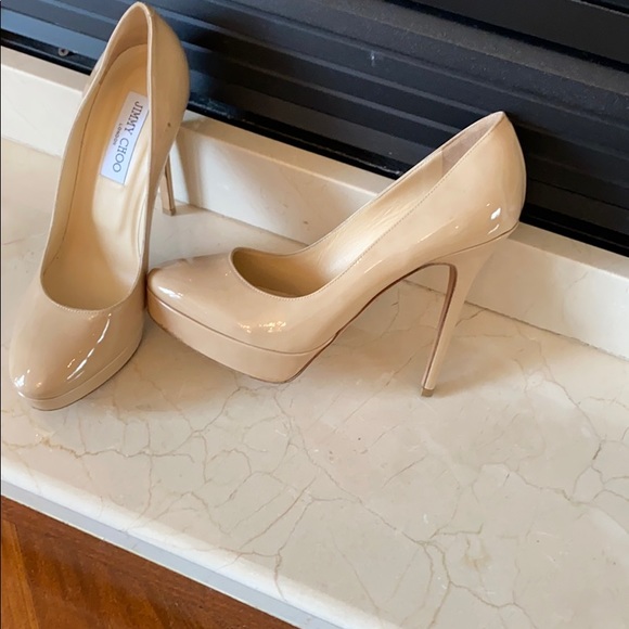 Stylish shoes to dress up or dress down! - Picture 3 of 7